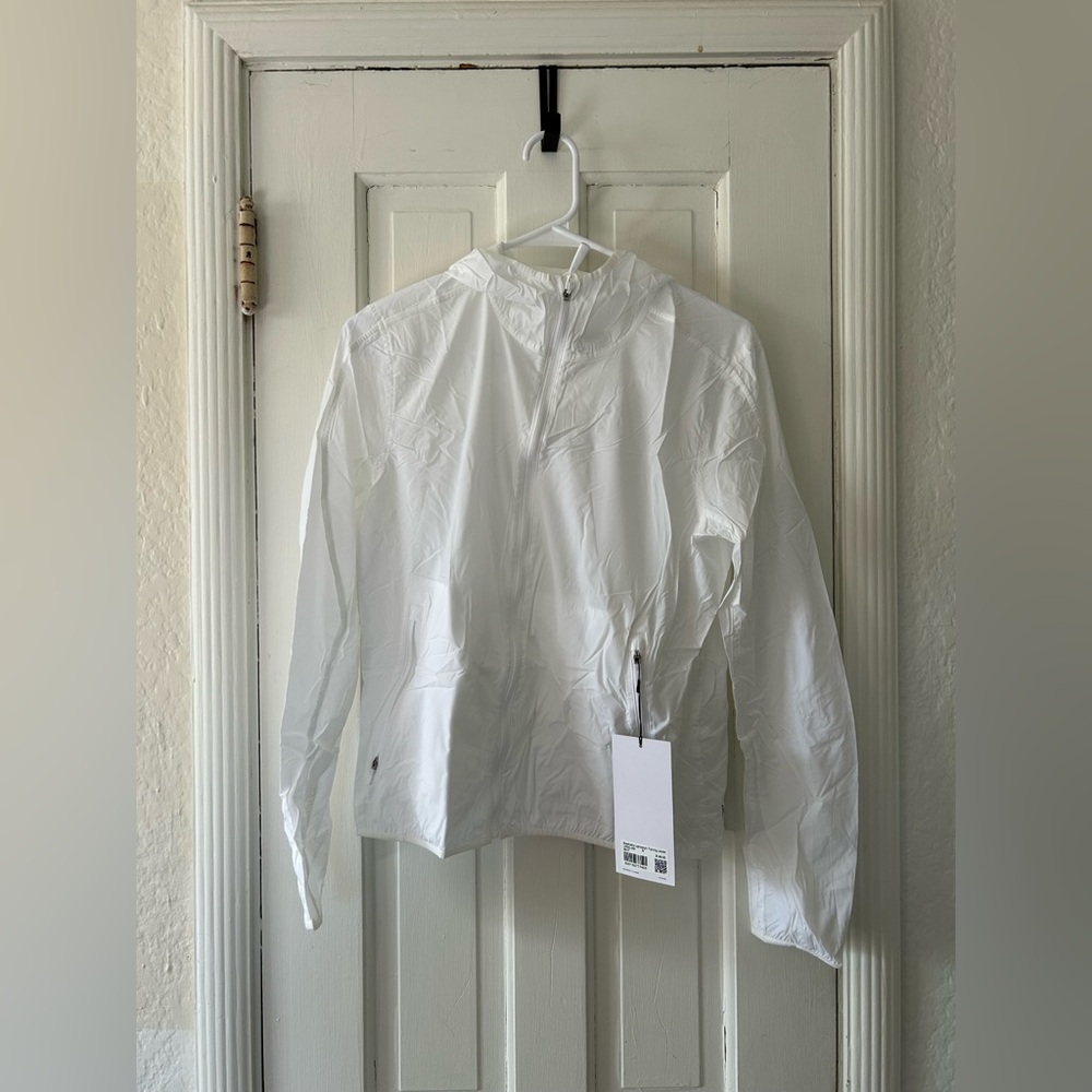 NWT Lululemom Breathable Lightweight Training Jacket in White size Small
